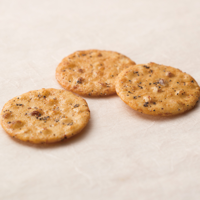OGURA SANSO Black Pepper Rice Crackers