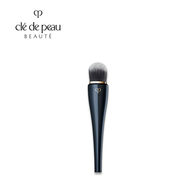 CLÉ DE PEAU BEAUTÉ Light Coverage Foundation Brush