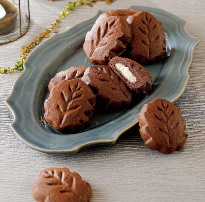 MILK BATON The Cream-in Cookies
