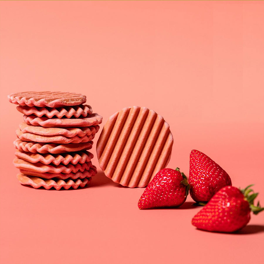 MILK BATON The Waffle Strawberry